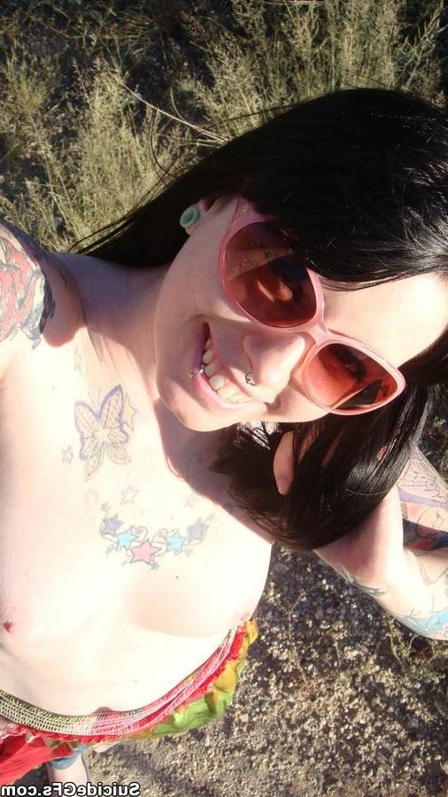 15P Tattooed punk rock teen GF in sunglasses in outdoor homemade pix