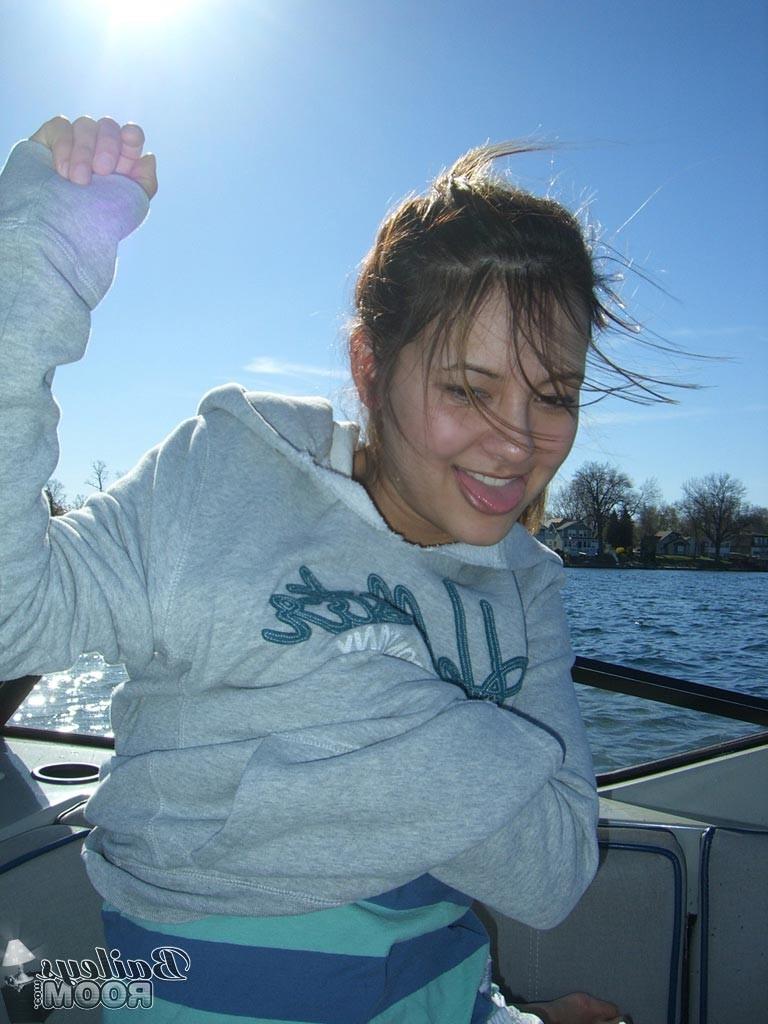 16P Real amateur teen girl topless on boat