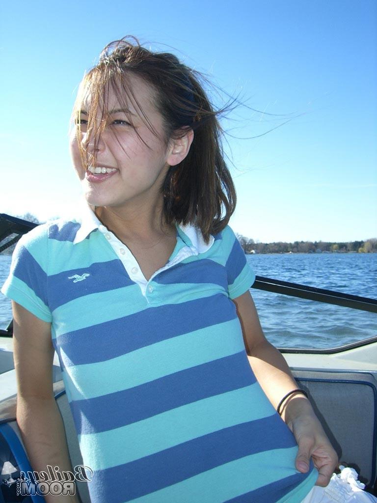 16P Real amateur teen girl topless on boat