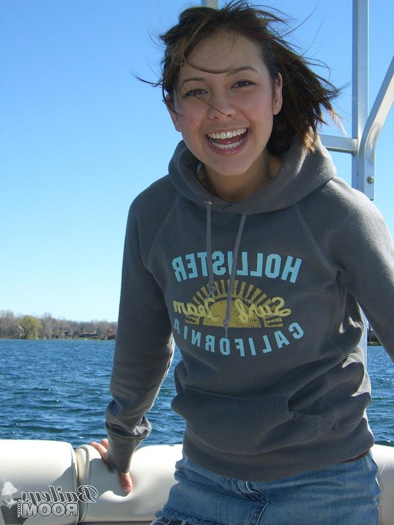16P Real amateur teen girl sunbathing on a boat