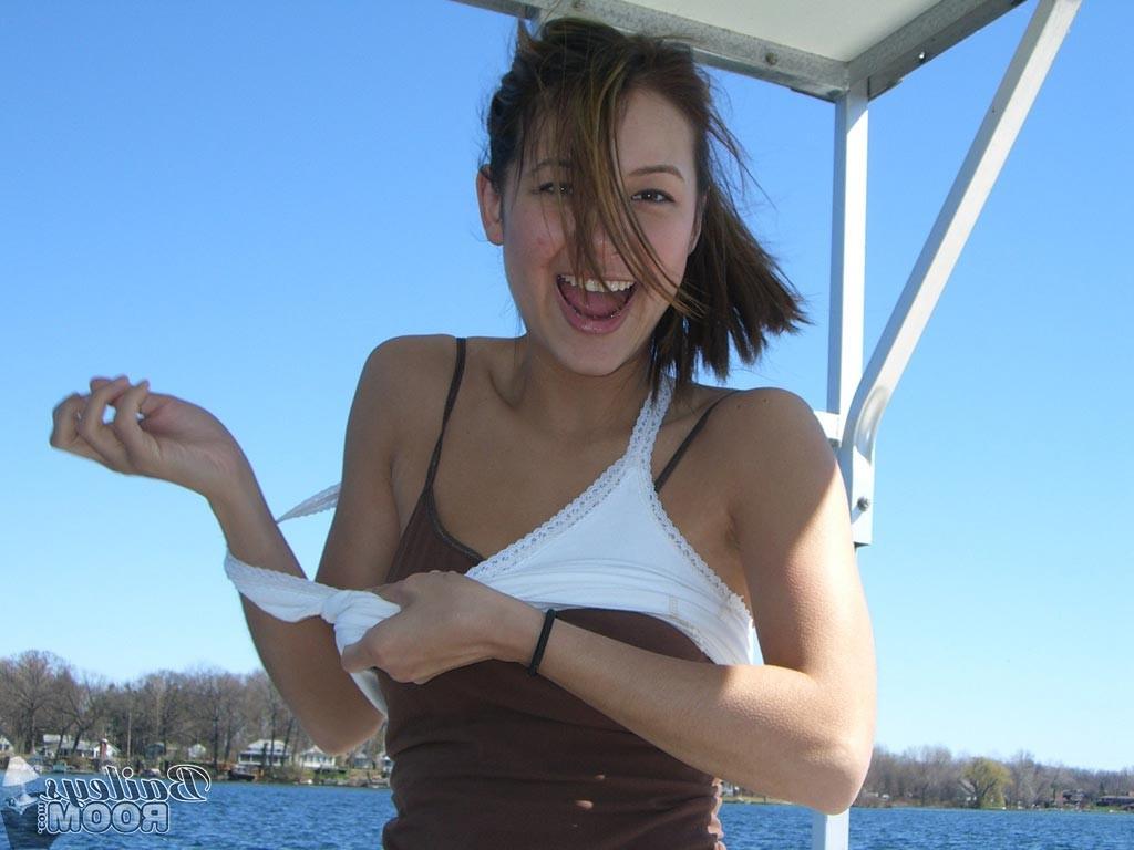 16P Real amateur teen girl sunbathing on a boat