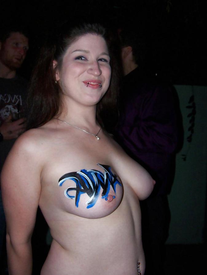 25P Sexy Young Nude Big Boob Amateur Girls Taking Self Shots