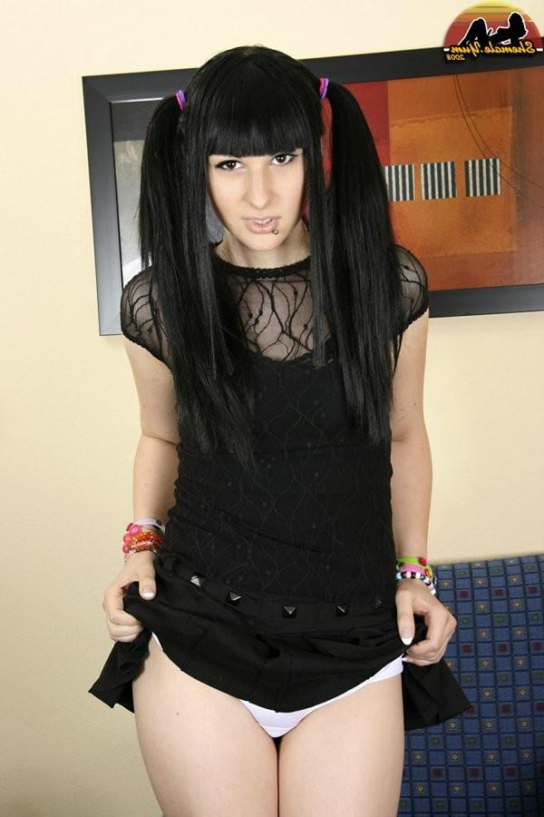 15P Alluring Pale Skinned American Shemale Playing