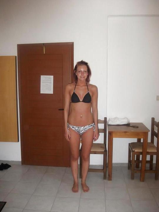 25P Amateur Bikini Girls