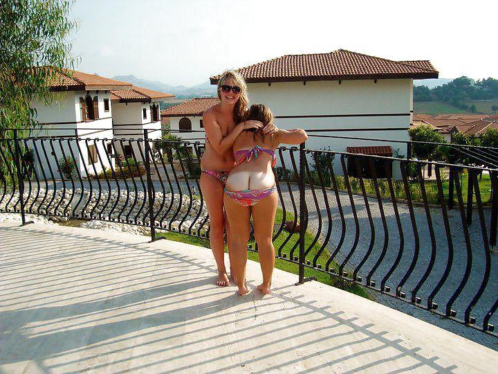 25P Amateur Bikini Girls