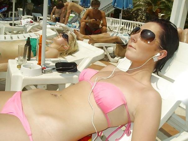 25P Amateur Bikini Girls
