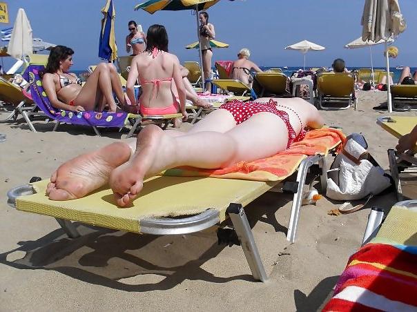 25P Amateur Bikini Girls