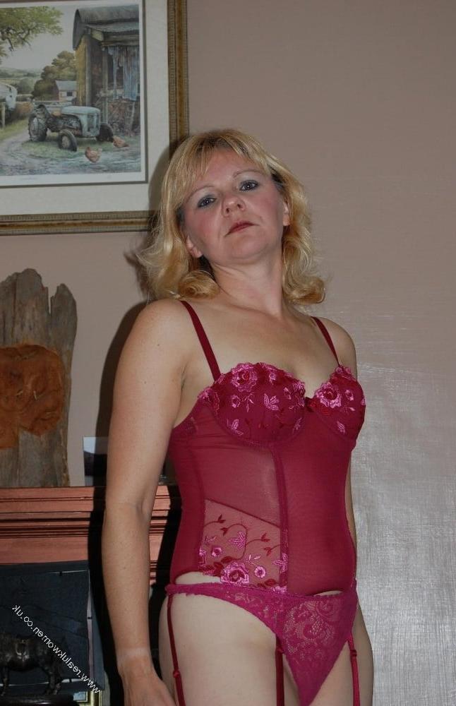 25P Alluring Blonde