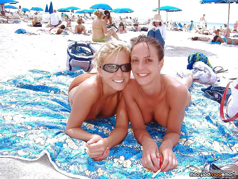 25P Amateur beach lesbian action