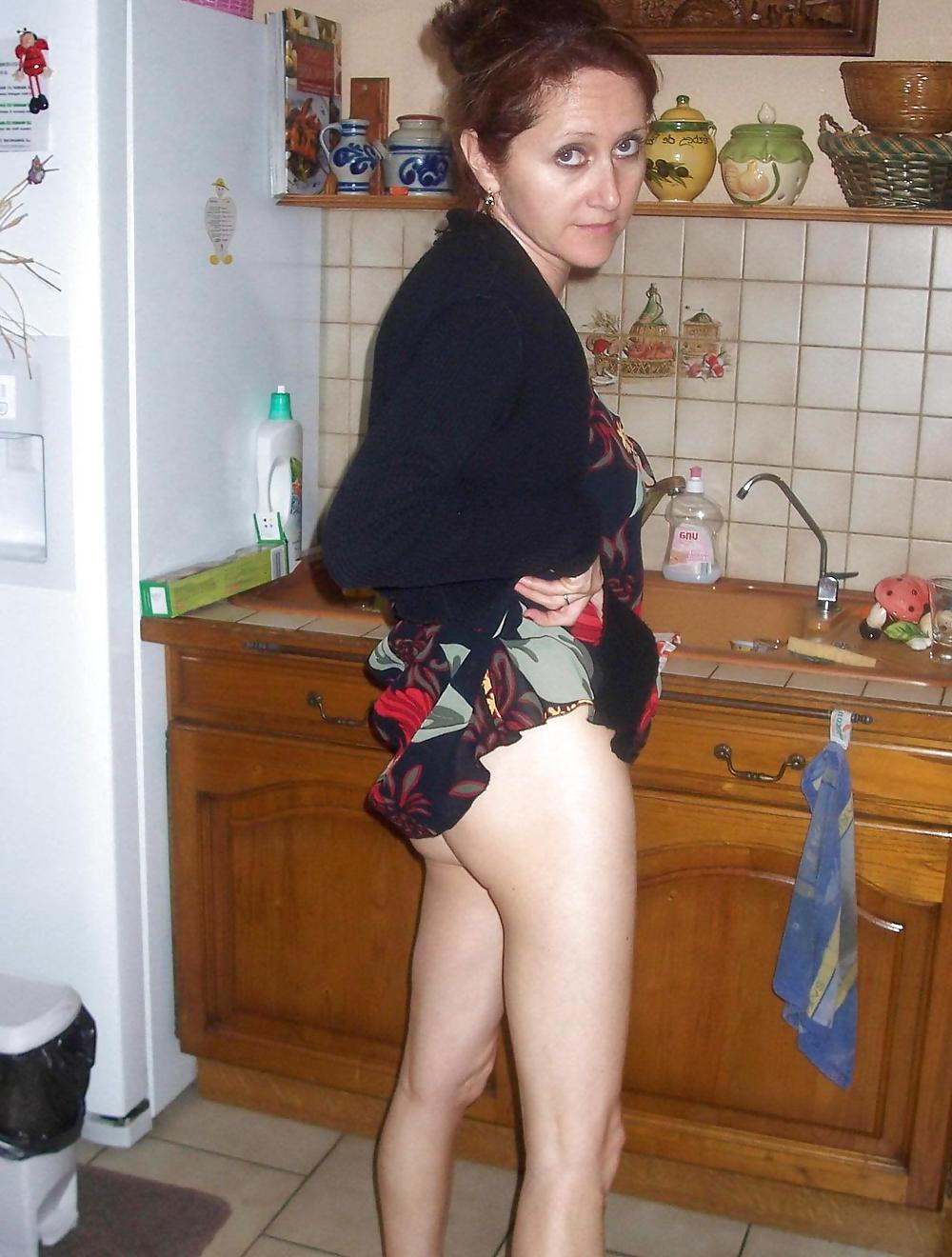 25P HOT AMATEUR MATURE WIFE II