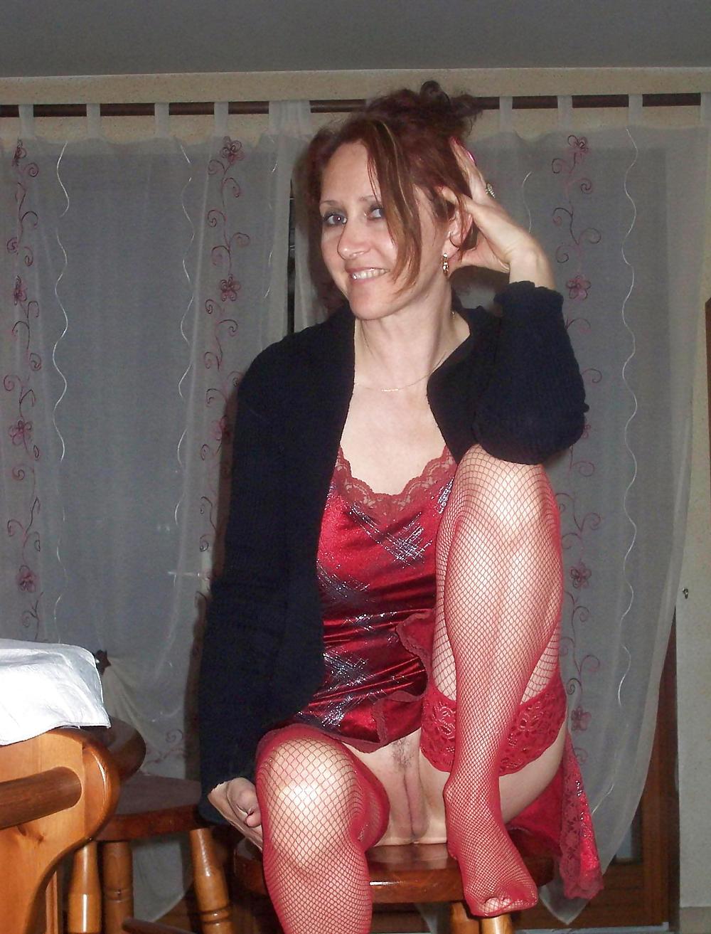 25P HOT AMATEUR MATURE WIFE II