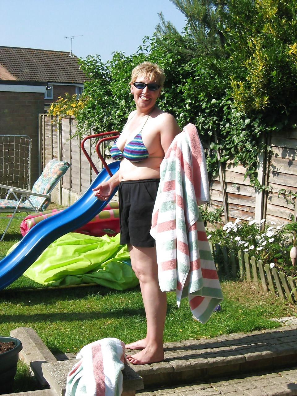 25P AMATEUR WIFE WITH BIG TITS