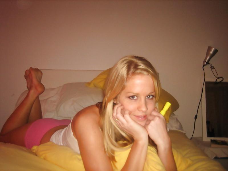 25P Awesome Amateur Teen Feet Part I