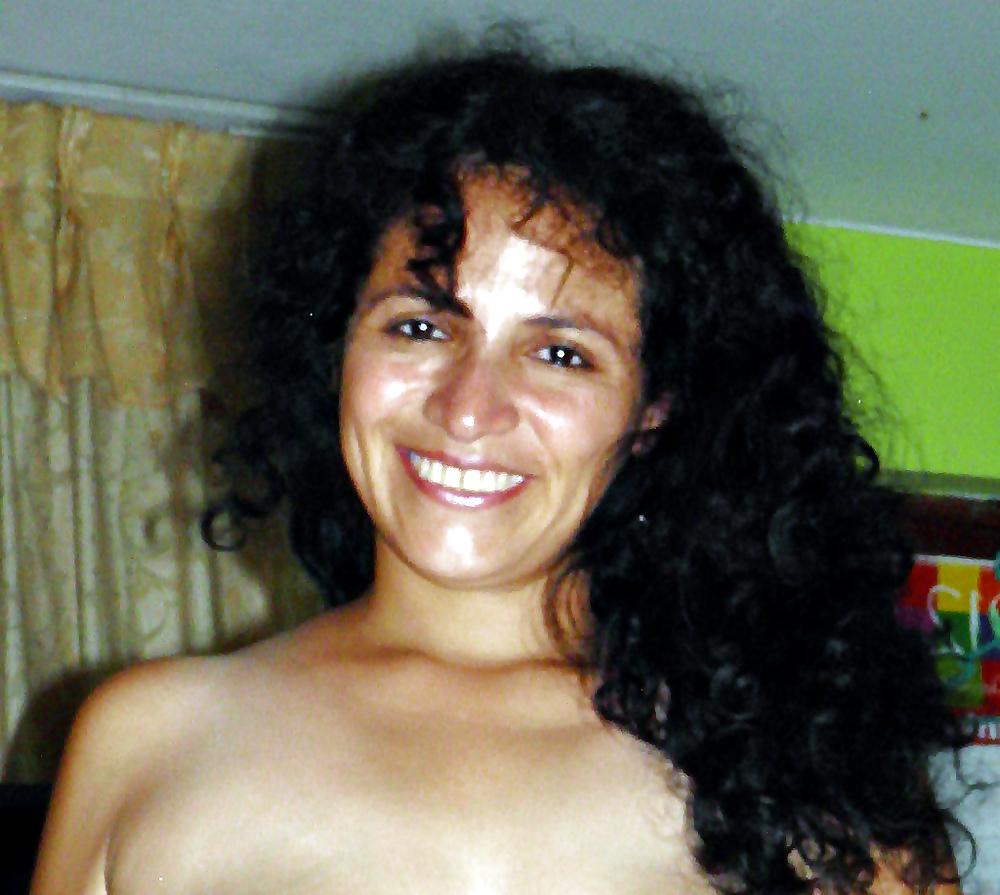 25P French muslim amateur milf exhib