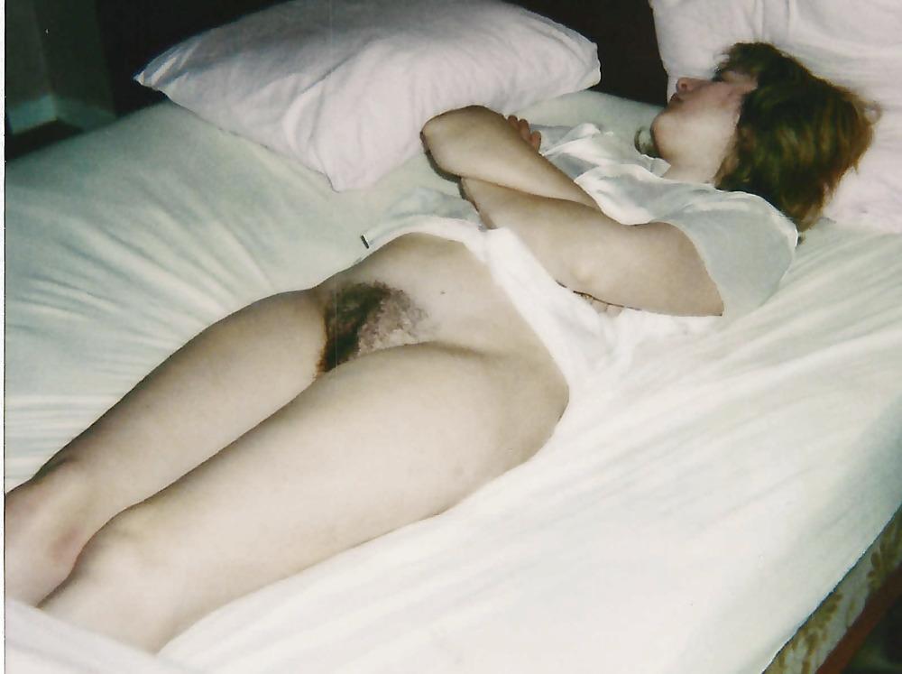 25P Hairy amateur mature