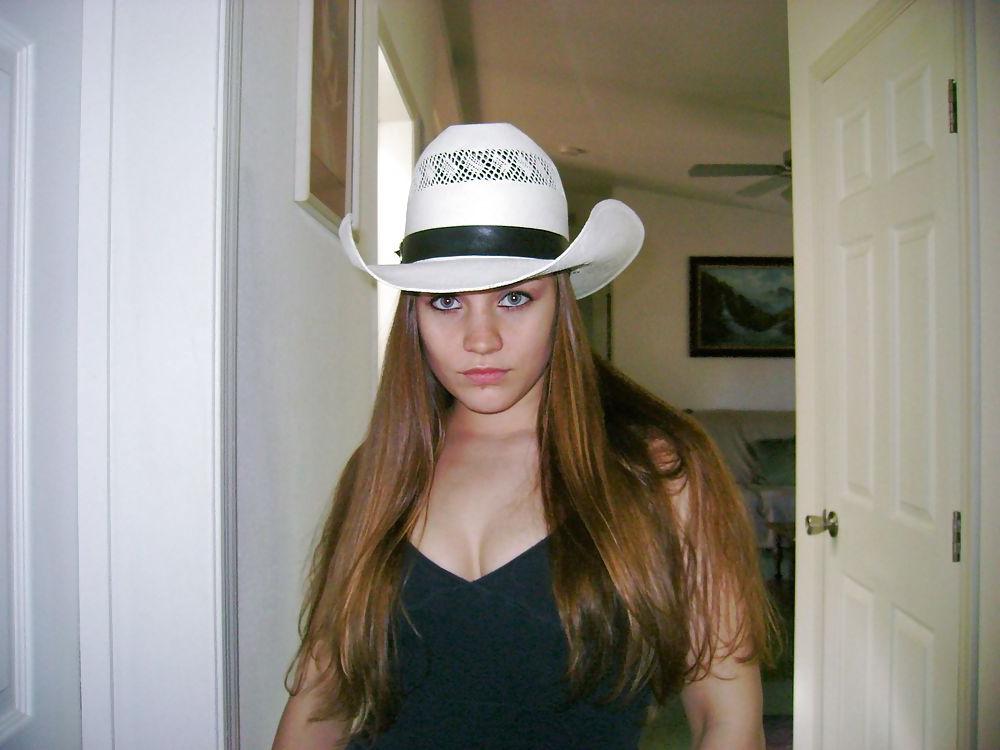 20P Pics of Sexy German Amateur Nadja