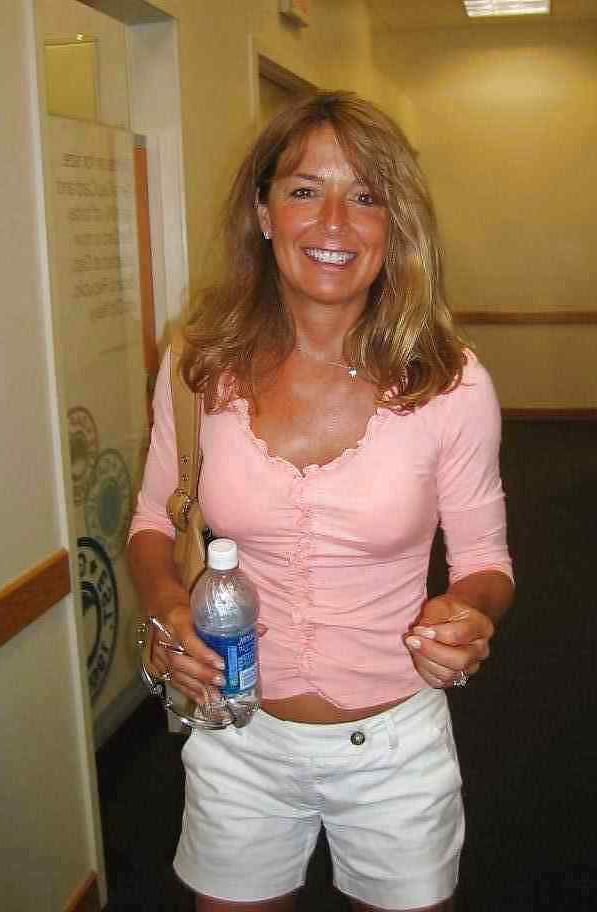 25P Amateur Hot Moms MIX#4 (NoN-Porn) by DarKKo