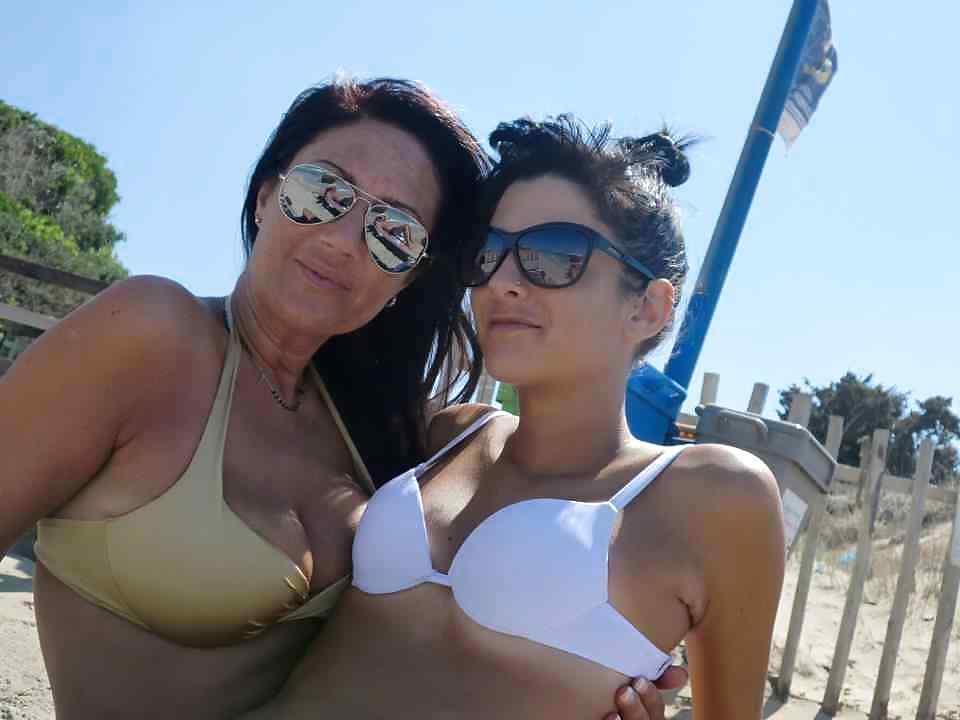 25P Amateur Hot Moms MIX#4 (NoN-Porn) by DarKKo
