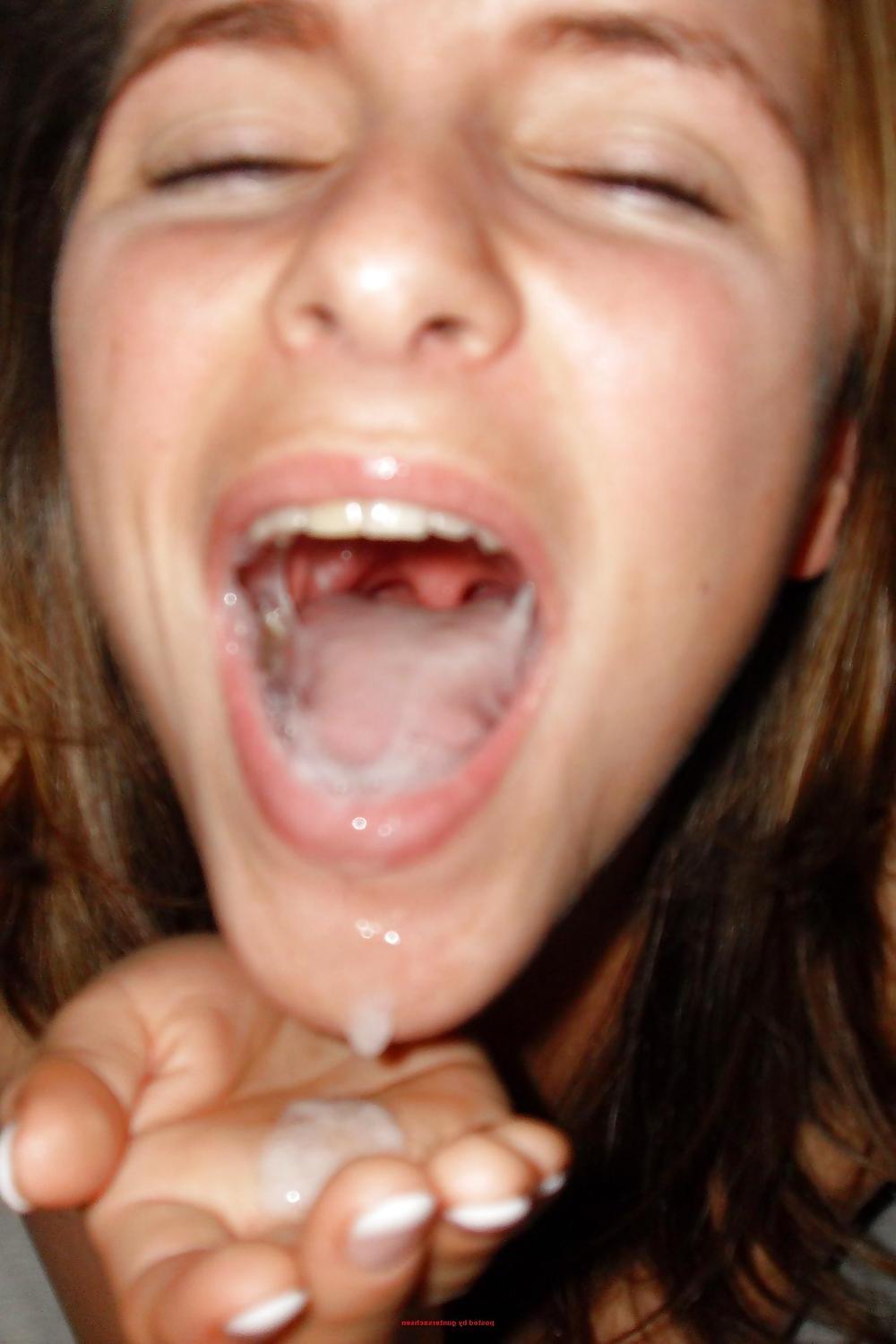 25P Hot skinny amateur girl takes anal