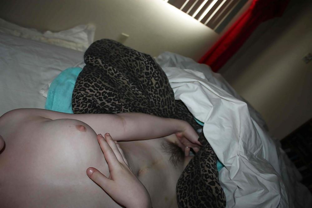 25P Amateur Hairy Arse Teen Exposed!