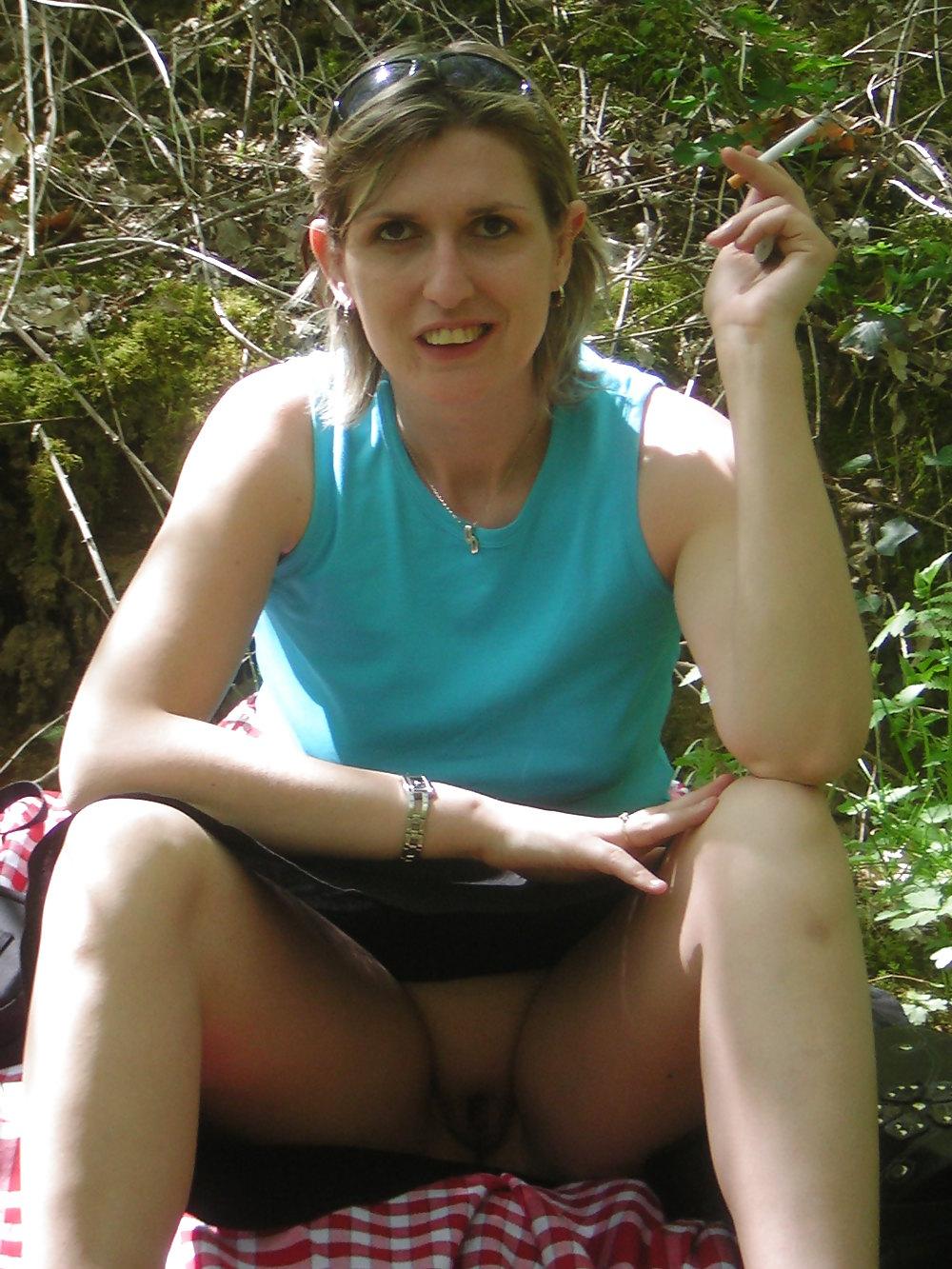 11P French amateur exhib in forest