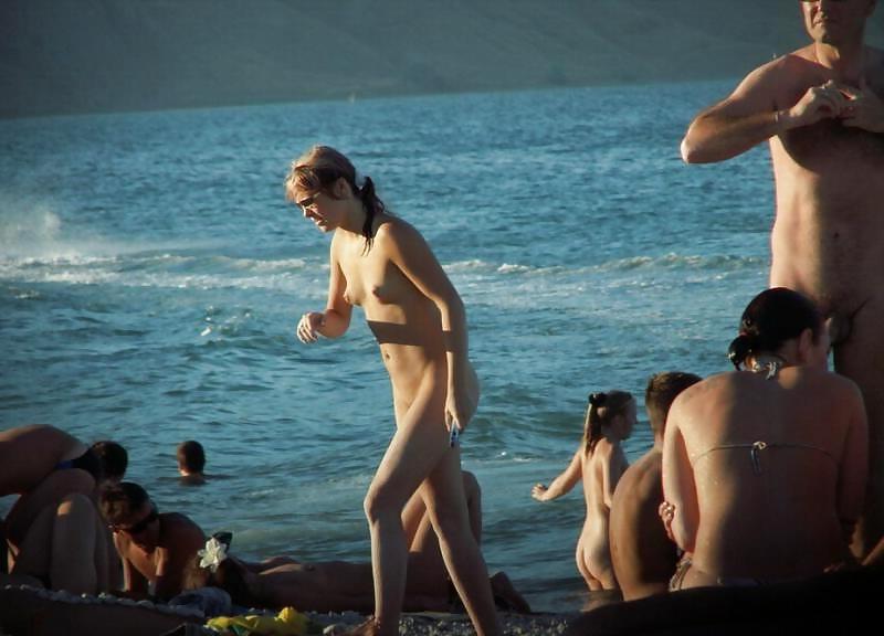25P Some  amateur nudists pics