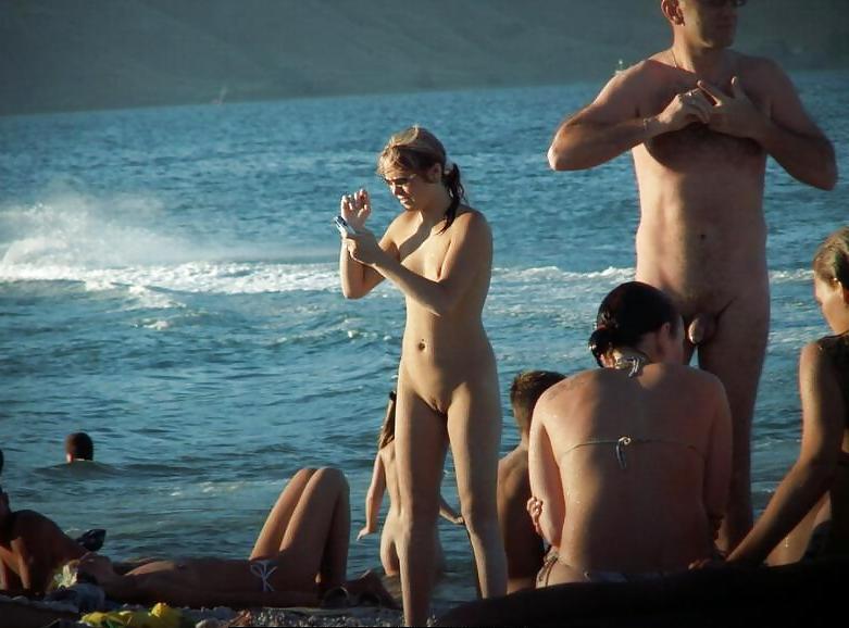 25P Some  amateur nudists pics