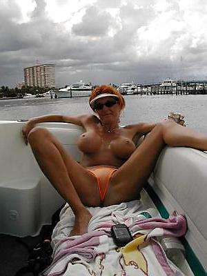 25P Amateur Mature and Milf's that turn me on
