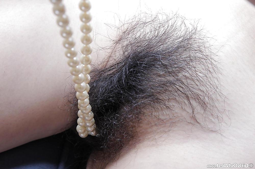 14P Hairy amateur Asian milf