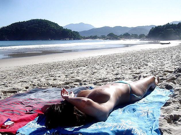 25P Amadora Exibicionista - praia -