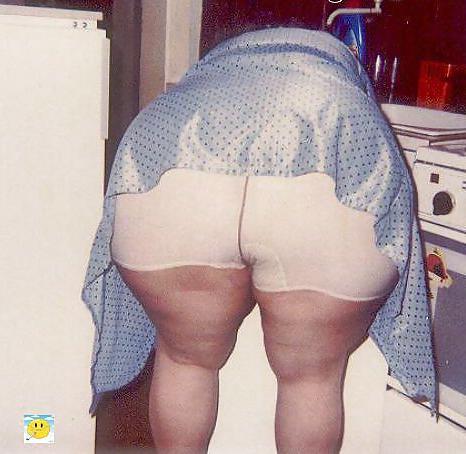 25P Upskirt mature! Amateur!