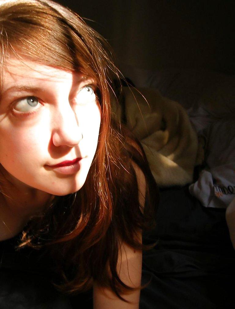 25P Amateur German Young Girl