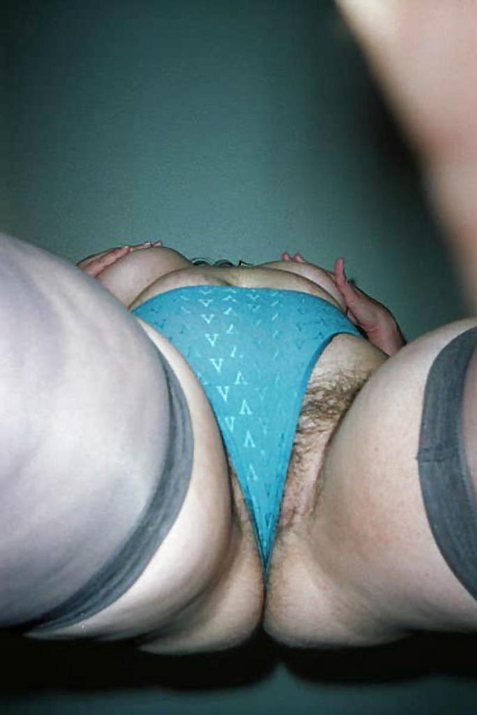 25P Amateur wife mix to cum, hairy, pregenant, nipples, fisting