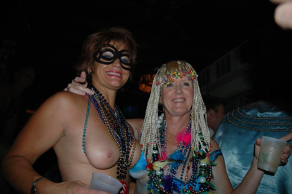 25P Amateur matures outside with their tits hanging out 3
