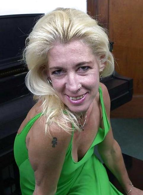 16P SUPER sexy skinny amateur mature granny HOT