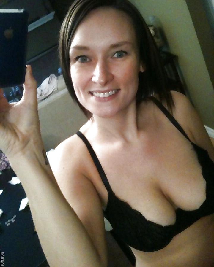 25P Selfie Amateur MILFs and Mature - vol 23!