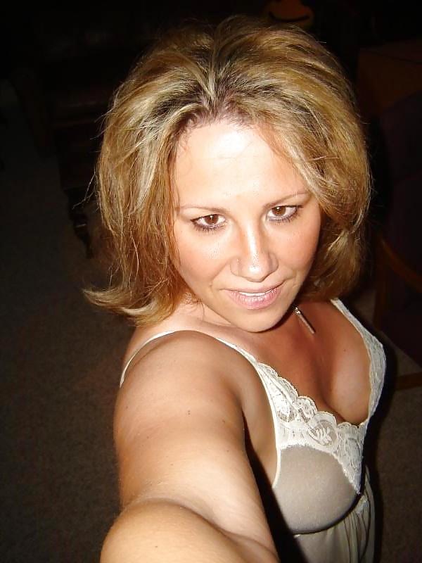 25P Selfie Amateur MILFs and Mature - vol 23!