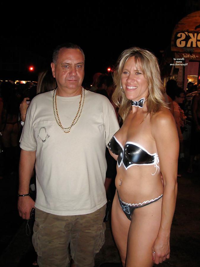 25P Amateur matures out and about with their tits hanging out 7