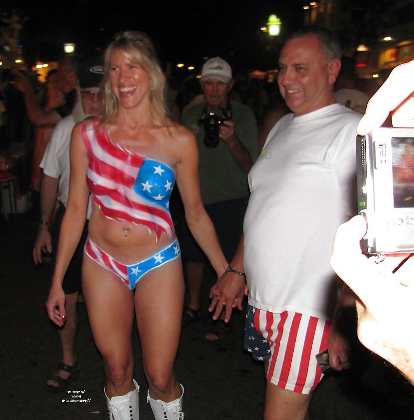 25P Amateur matures out and about with their tits hanging out 7