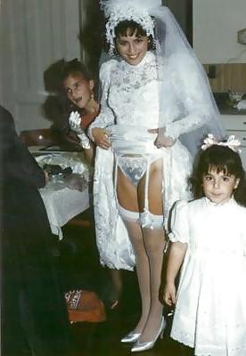 25P Amateur ladies wearing white panties.2