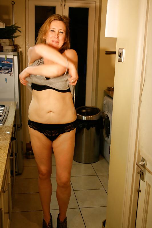 25P Amanda Jane British Amateur MILF 