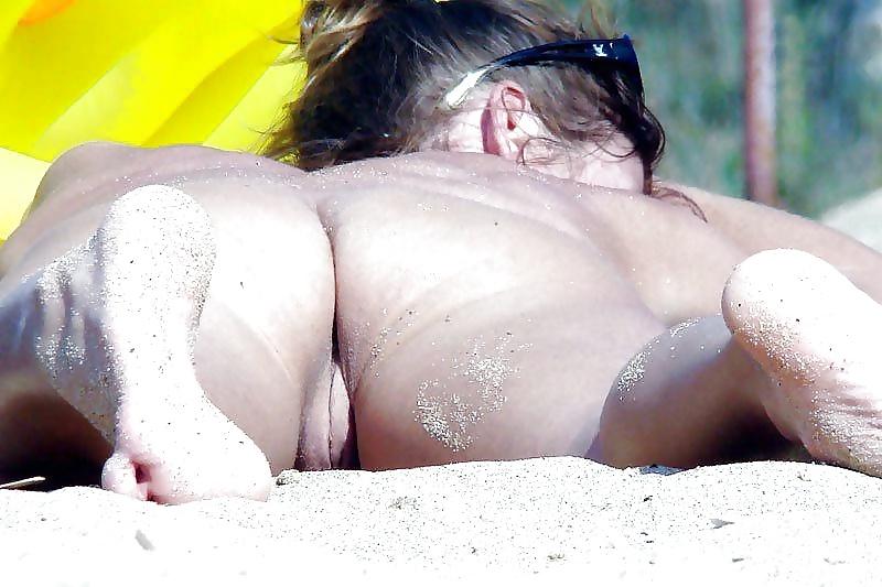 25P Amateur beach bitches schlampen