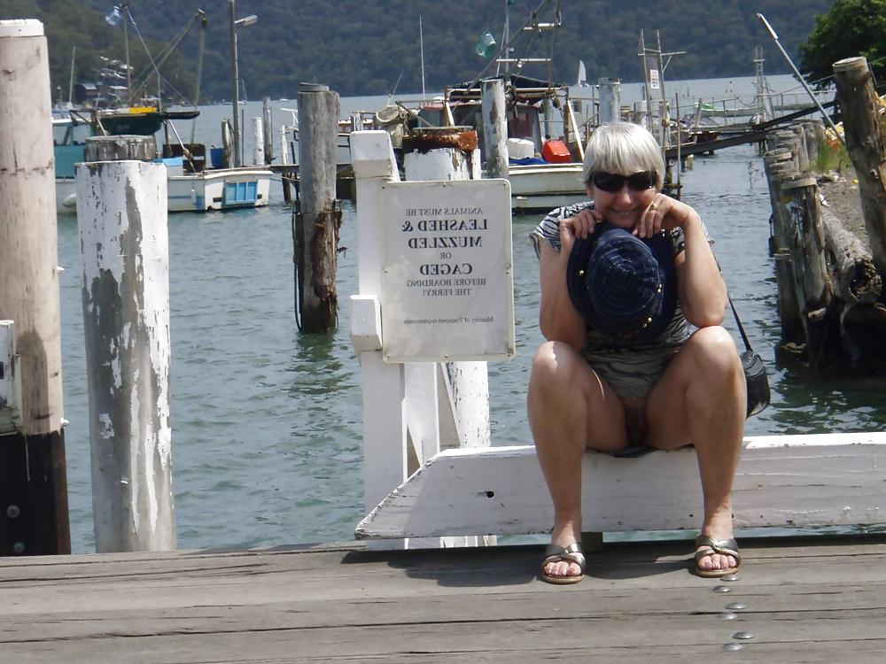 25P BRITISH REAL AMATEUR MILFS, MOMS & GRANNIES