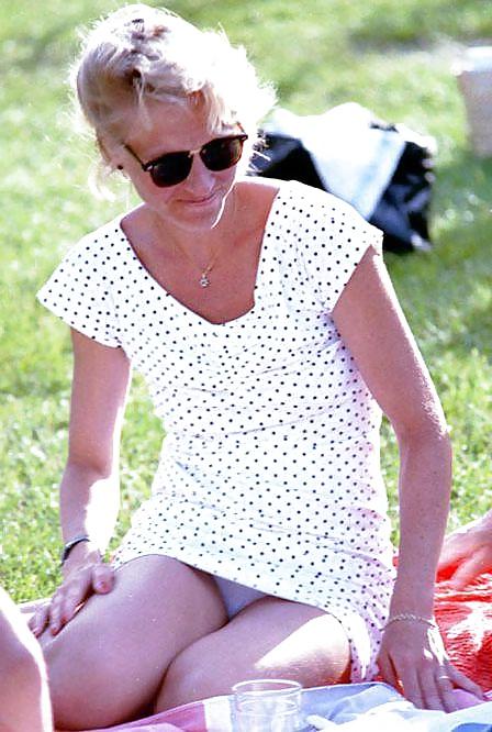 25P Amateur matures pokies,downblouse and upskirt 5.