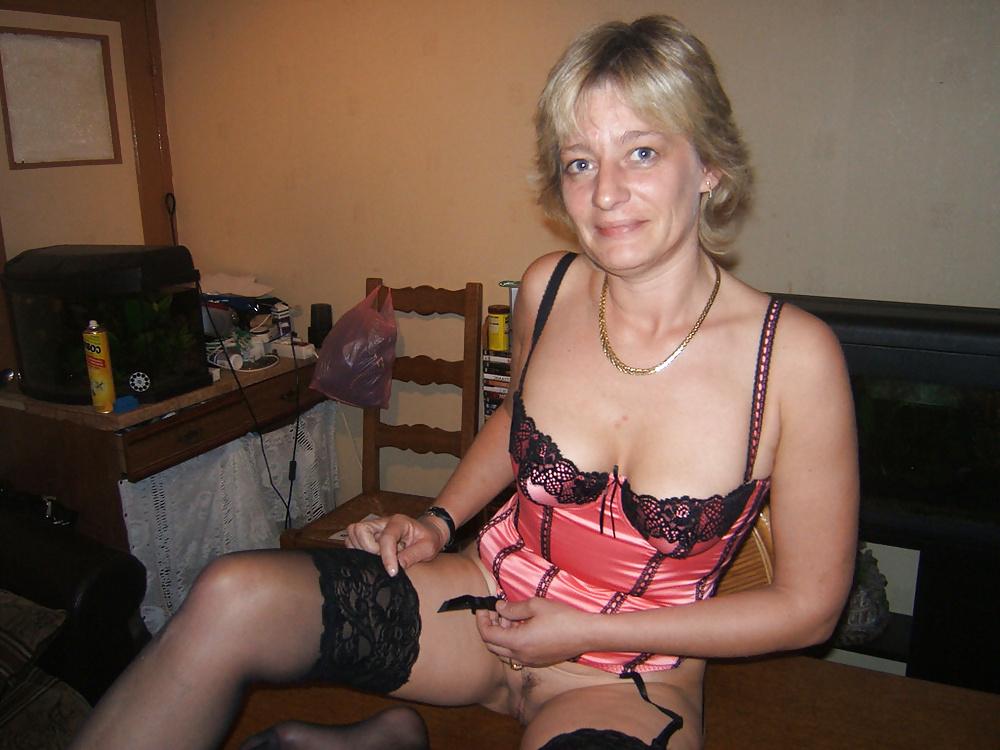 25P Amateur Matures, Wives & Girlfriends