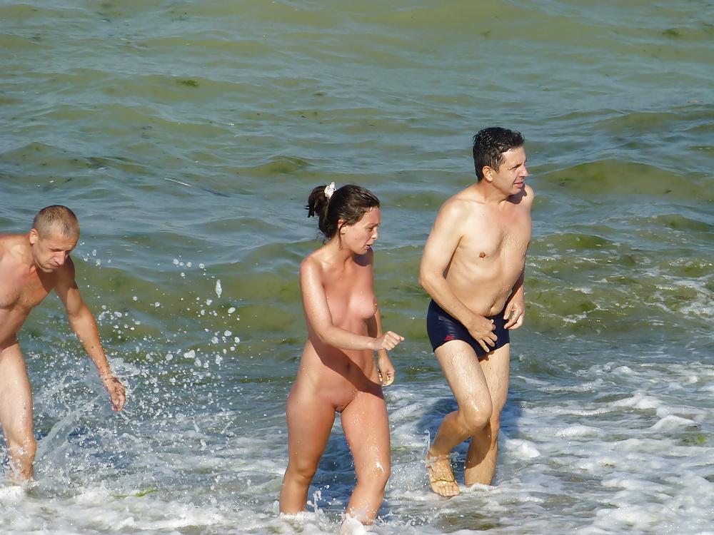 25P Amateur Girls Nudists 2013