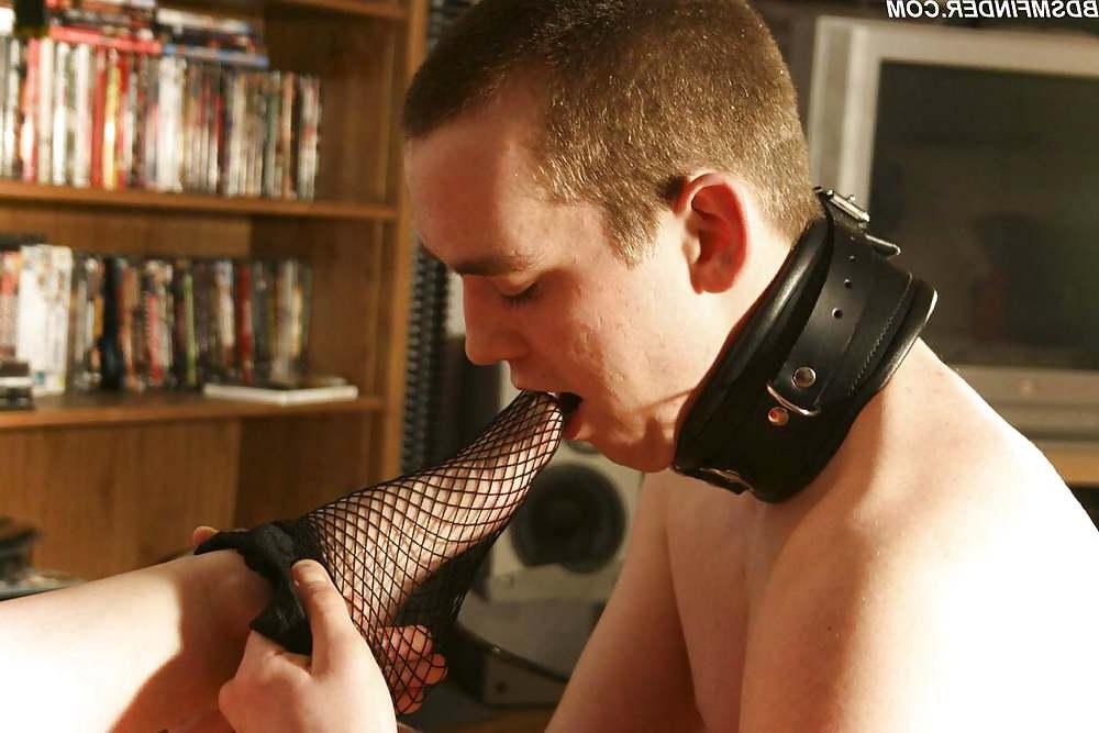 23P Amateur Femdom Facesitting And Feet Worship