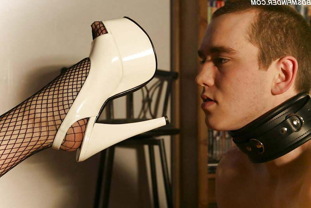 23P Amateur Femdom Facesitting And Feet Worship