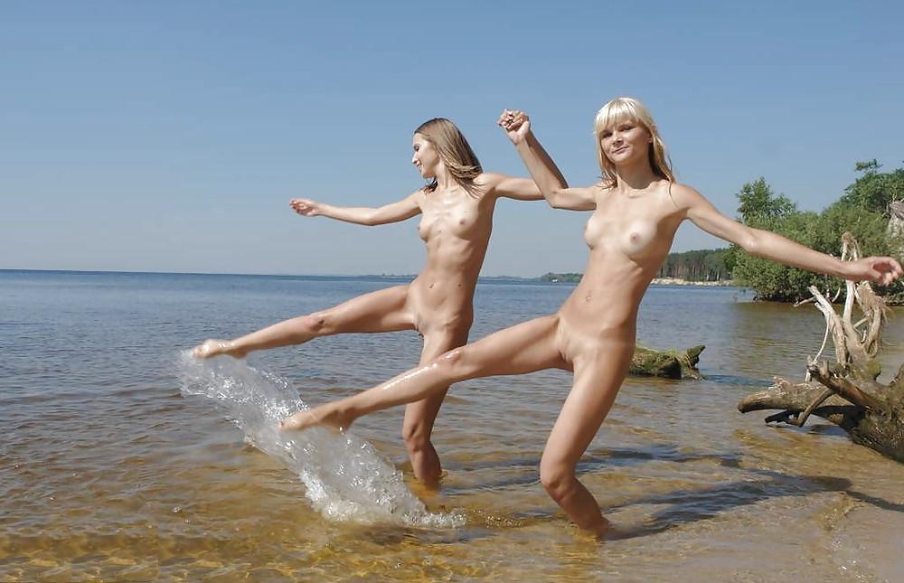 21P New Amateur Nudity-Teens 