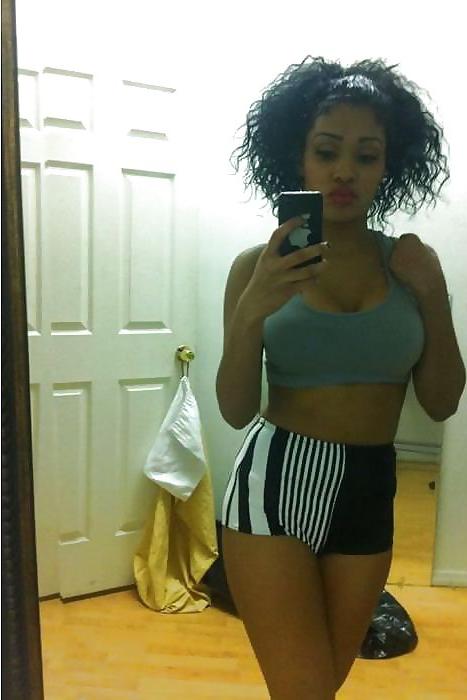 25P Amateur Black Girls Vol 1